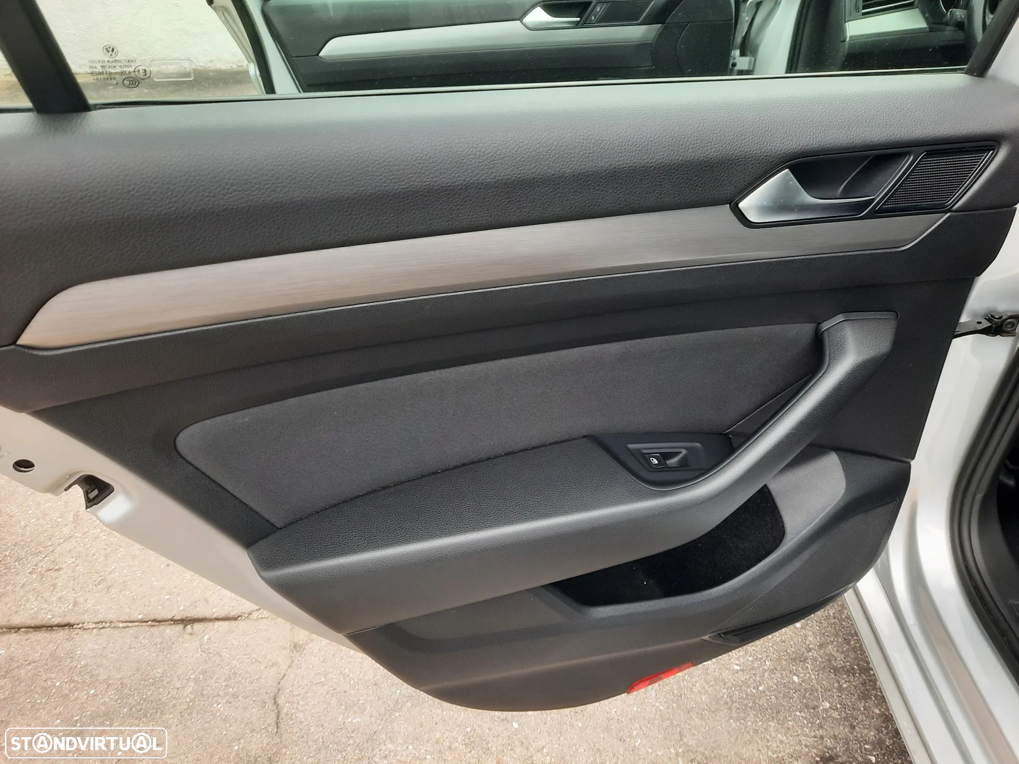 VW Passat 1.6 TDI BlueMotion - 21