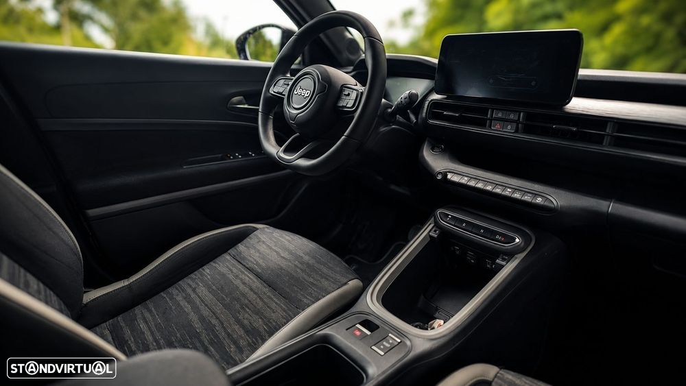 Jeep Avenger 54 kWh Black Edition - 28