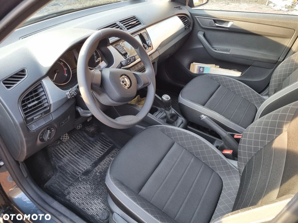 Skoda Fabia 1.0 TSI Active - 10