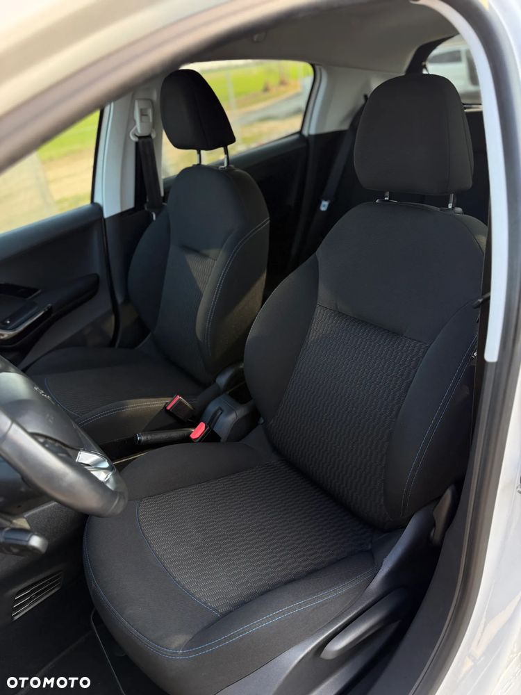 Peugeot 208 PureTech 82 Stop & Start Signature - 13