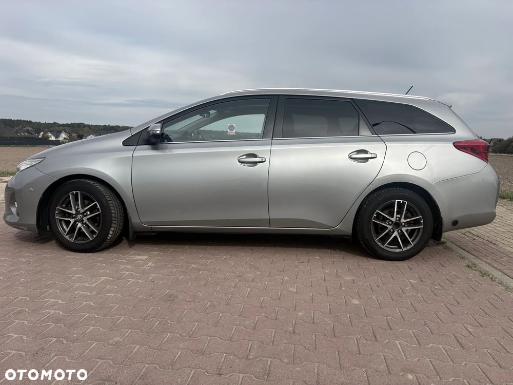 Toyota Auris 1.6 Premium Comfort MS - 16