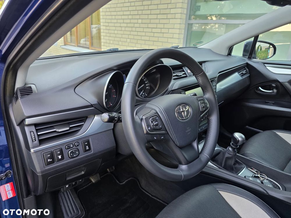 Toyota Avensis - 15