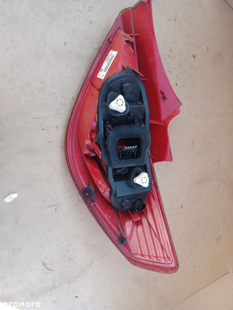 LAMPA TYLNA LEWA CORSA D 3D 13186350 - 3