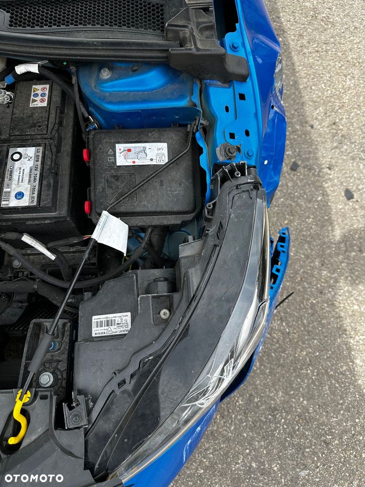 Peugeot 208 PureTech 100 GT - 20