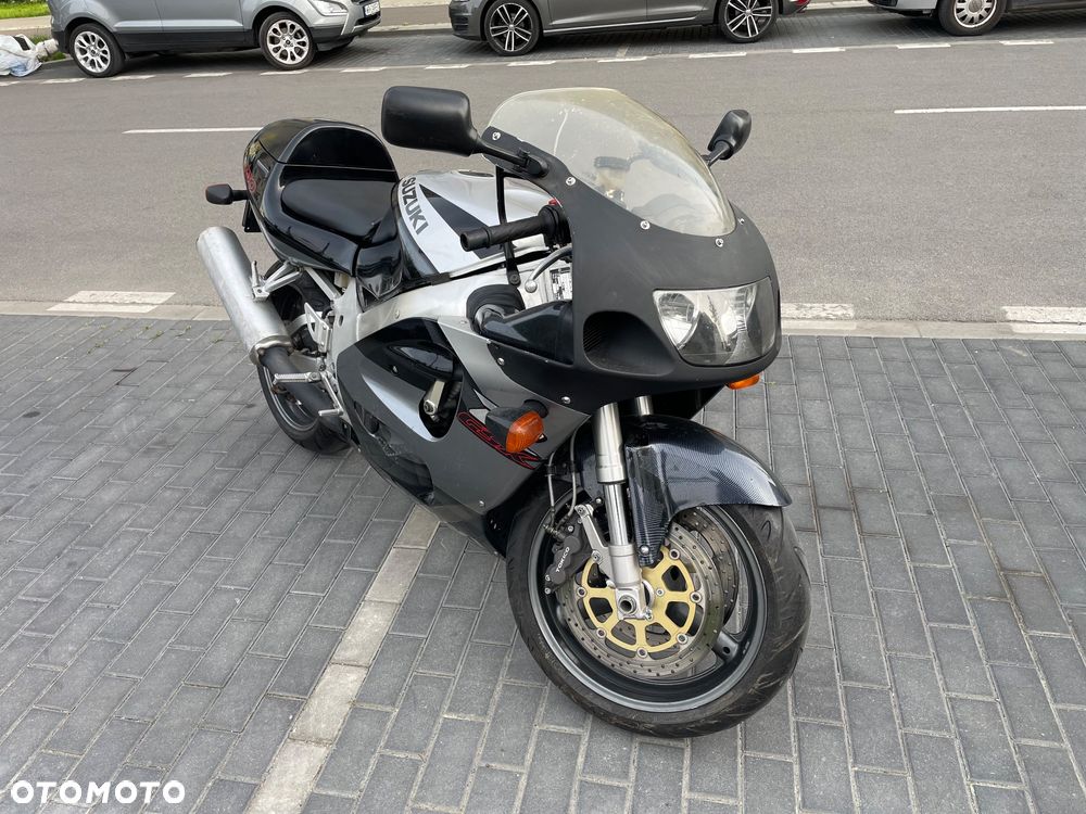 Suzuki GSX-R - 1