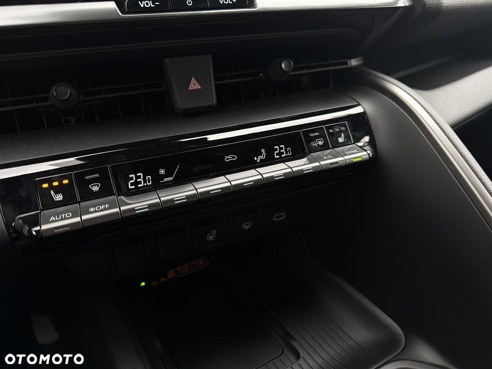 Toyota C-HR - 11
