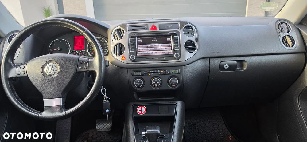 Volkswagen Tiguan - 19