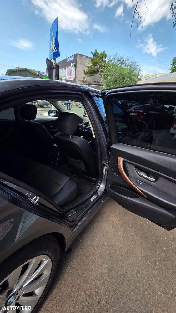 BMW Seria 3 320d Aut. Modern Line - 11