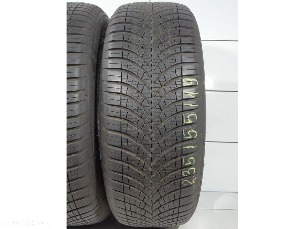 Opony całoroczne 235/55R19 105W Goodyear - 2