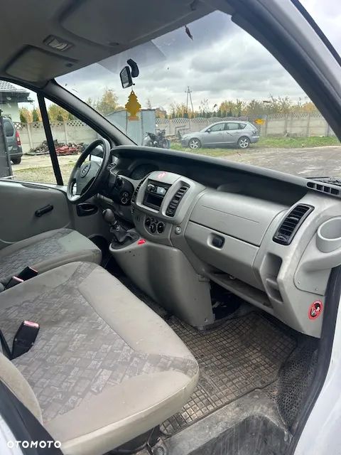 Opel Vivaro - 8