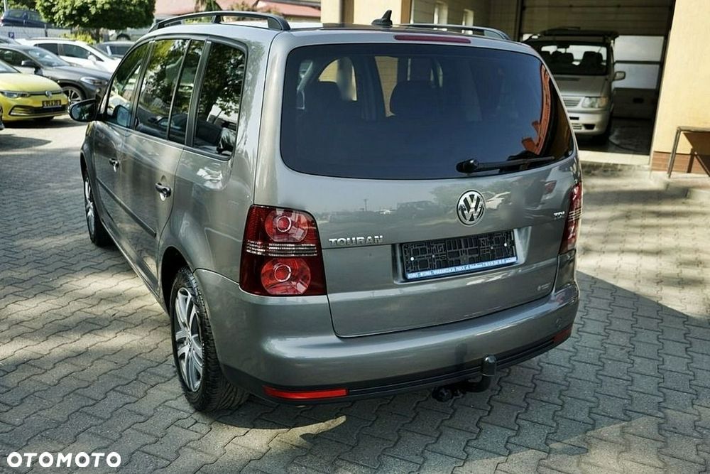 Volkswagen Touran - 5