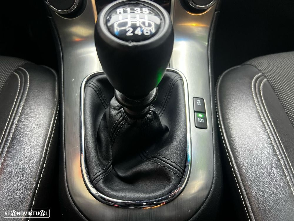 Chevrolet Cruze SW 1.7 VCDi LTZ - 32