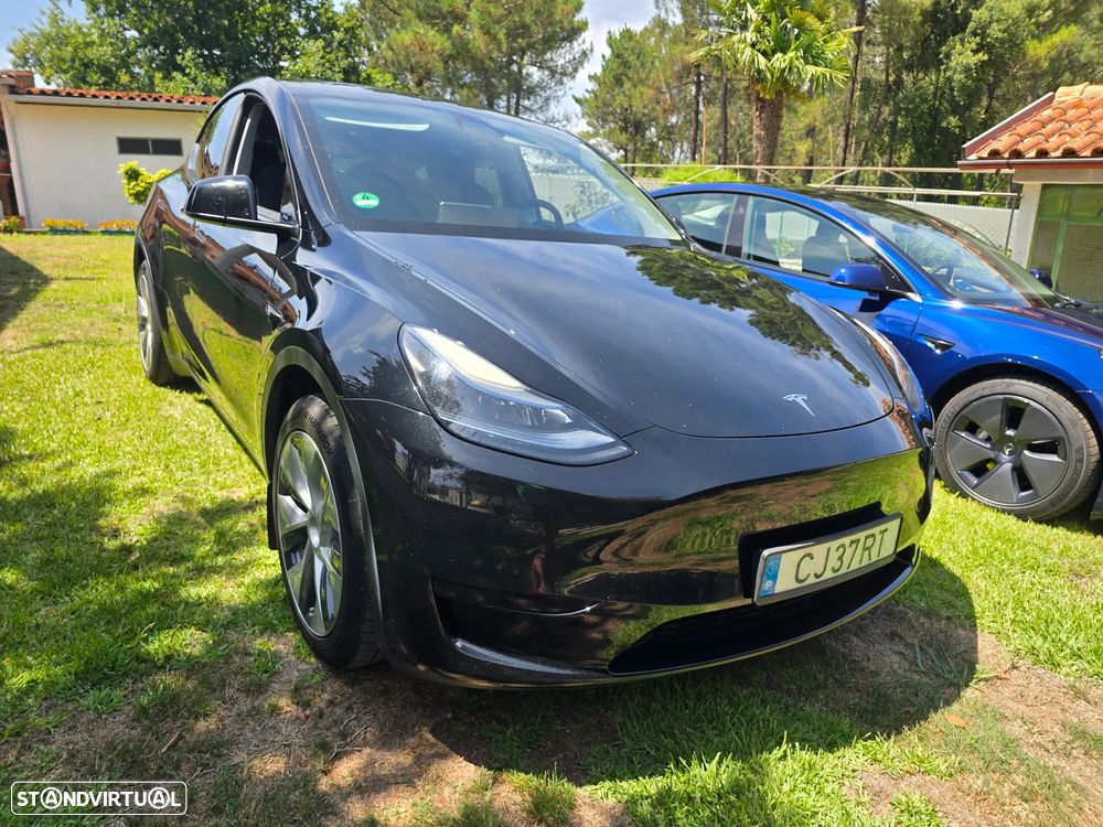 Tesla Model Y - 3