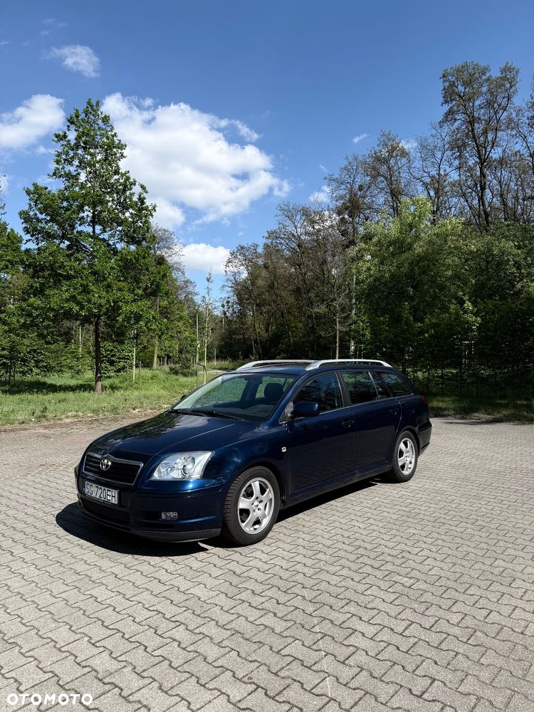 Toyota Avensis 1.8 VVT-i Sol - 2