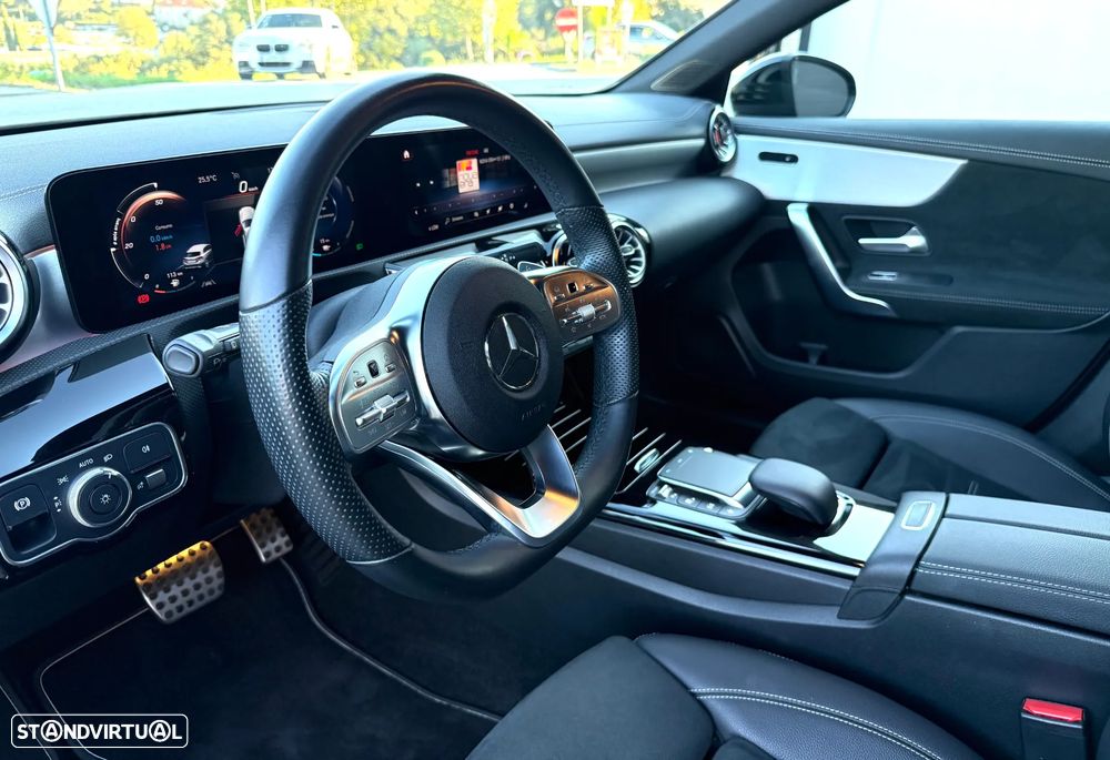 Mercedes-Benz A 250 e AMG Line - 26