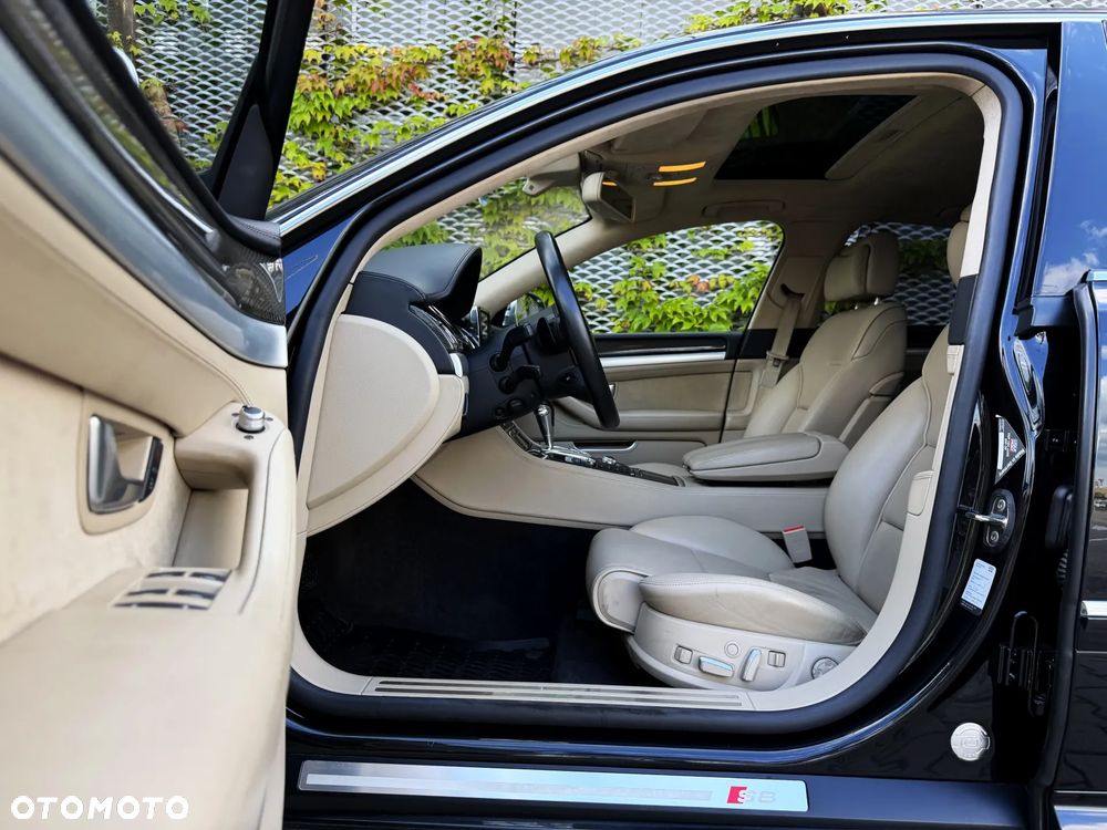 Audi S8 5.2 FSI Quattro - 10