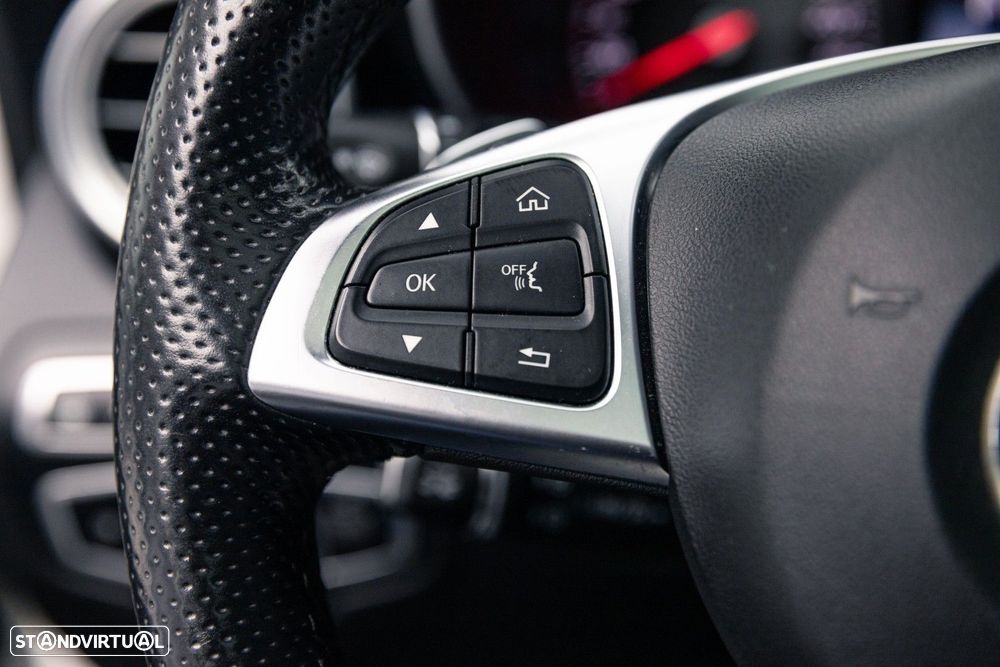 Mercedes-Benz GLC 350 e 4Matic 7G-TRONIC AMG Line - 29