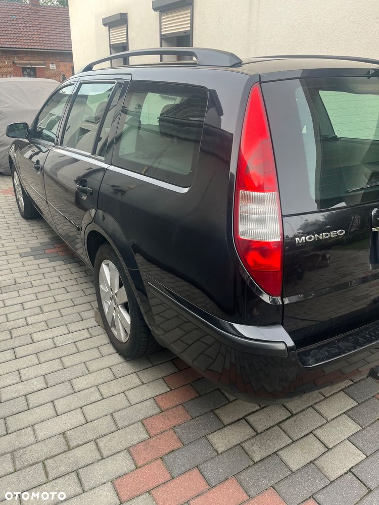 Ford Mondeo 2.0 TDCI DPF Ambiente - 13