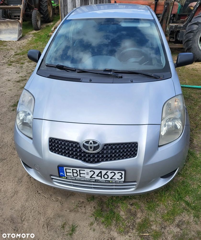 Toyota Yaris - 1