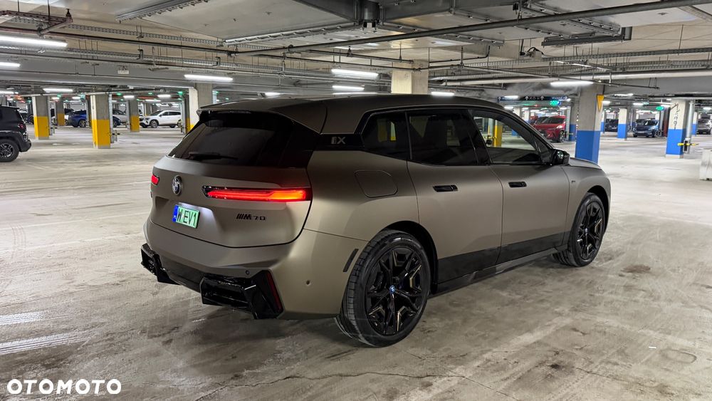 BMW iX M60 111.5kWh Signature - 17