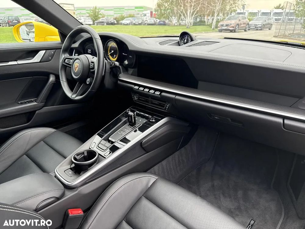 Porsche 911 Carrera S - 10