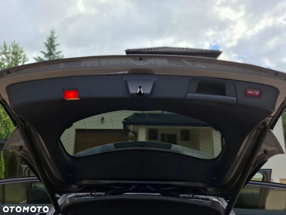 Mercedes-Benz GLA 200 7G-DCT AMG Line - 26