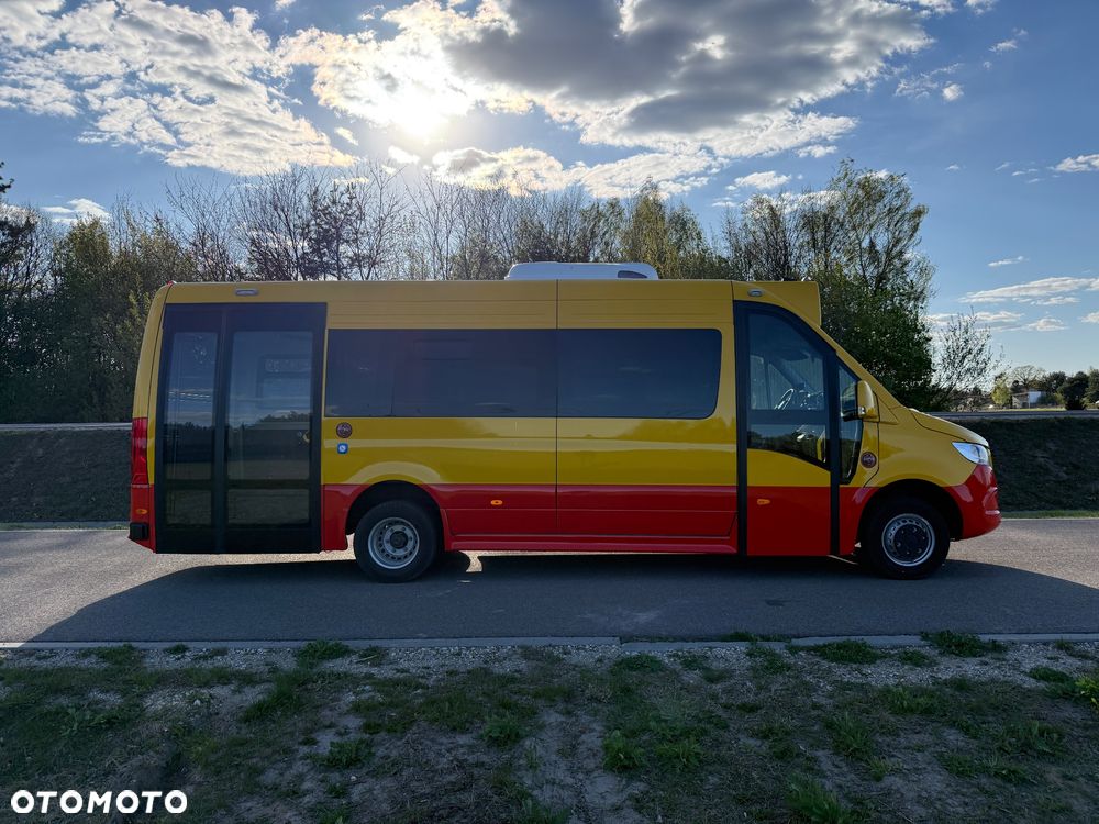 Mercedes-Benz Sprinter 517 - 8