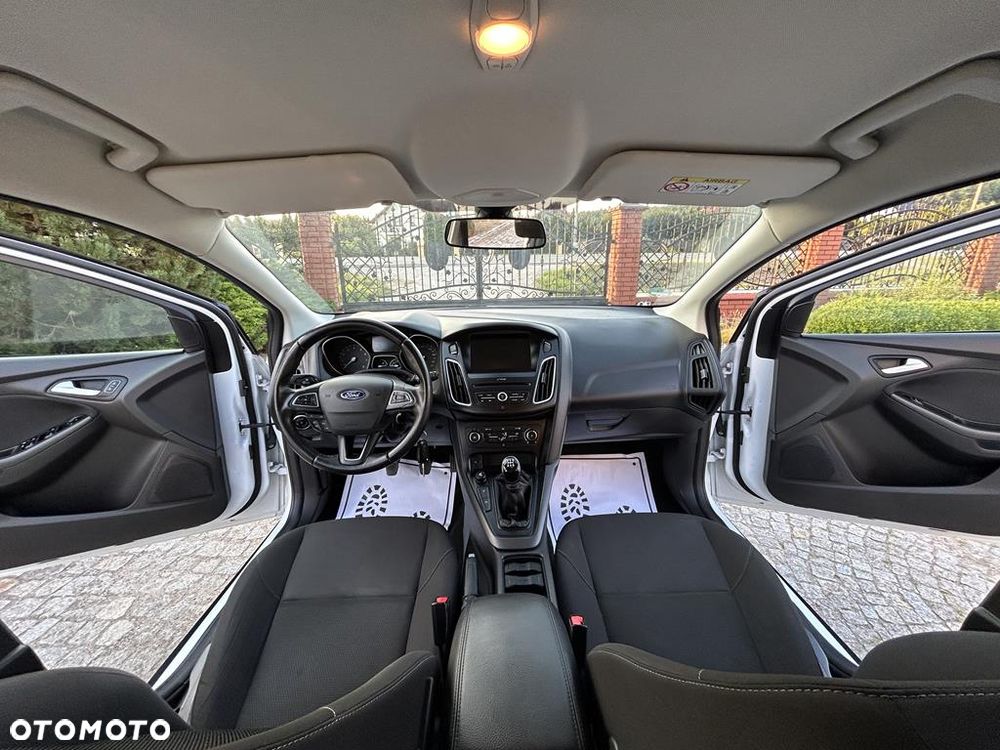 Ford Focus - 36