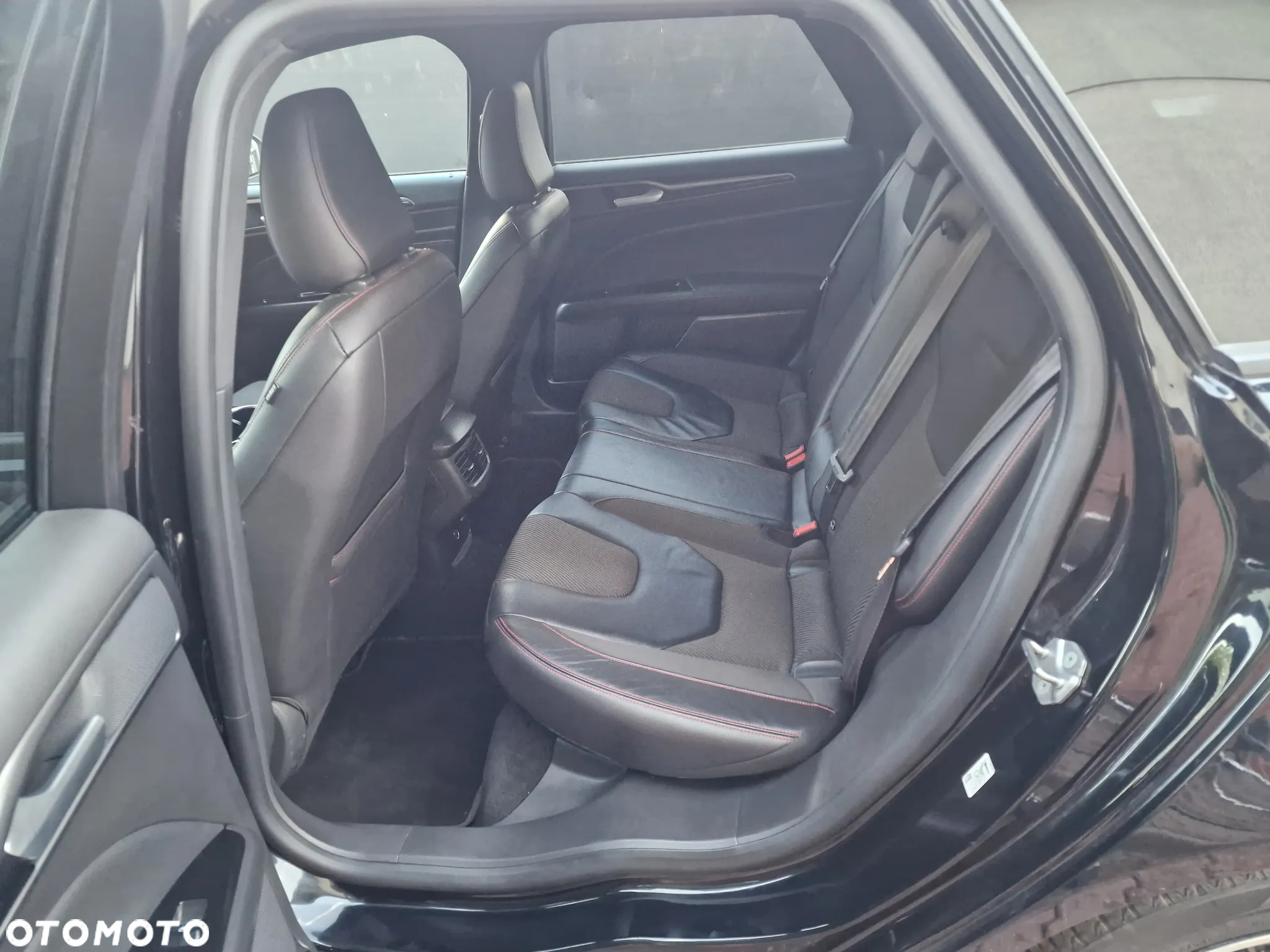 Ford Mondeo 2.0 EcoBoost Start-Stopp Autom ST-Line - 11