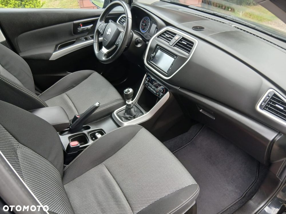 Suzuki S-Cross - 32