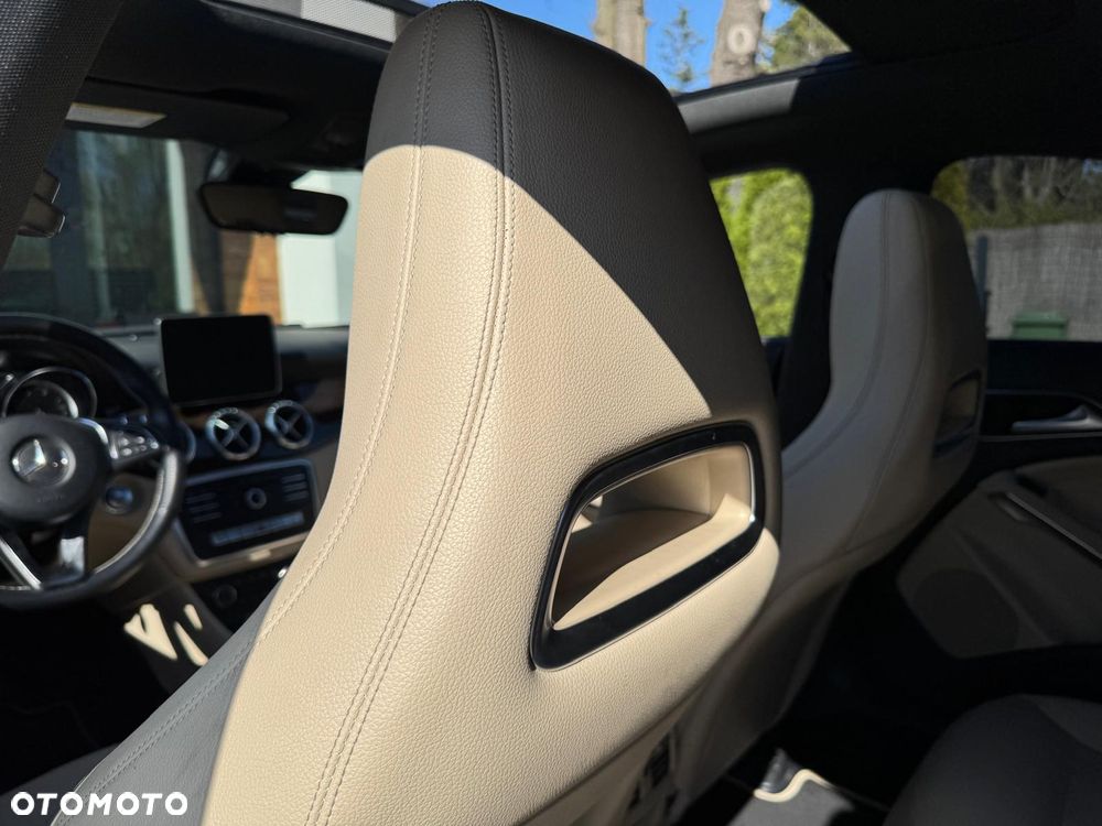 Mercedes-Benz CLA 250 4Matic 7G-DCT Sport - 17