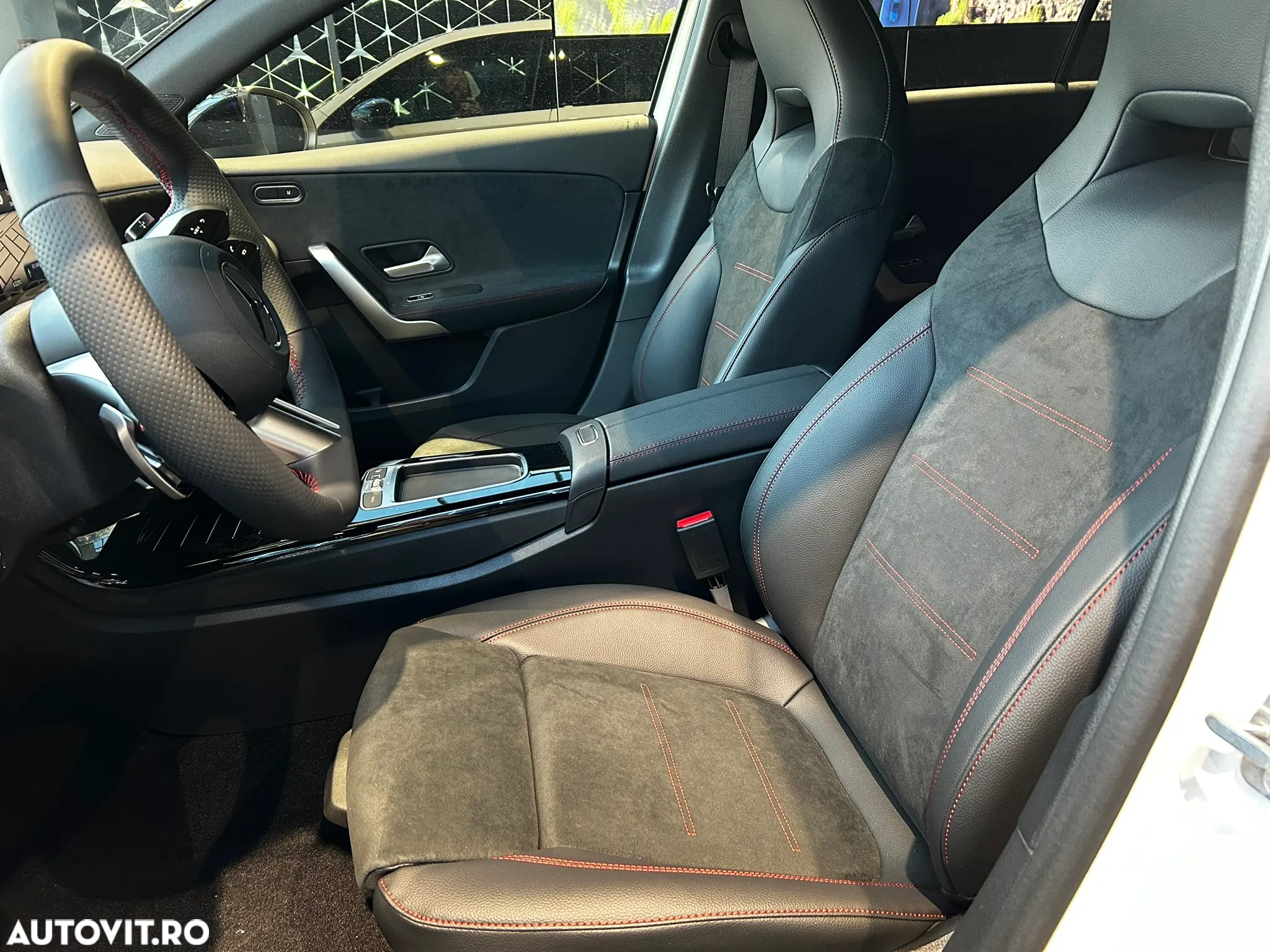 Mercedes-Benz A 220 4Matic 7G-DCT AMG Line - 7