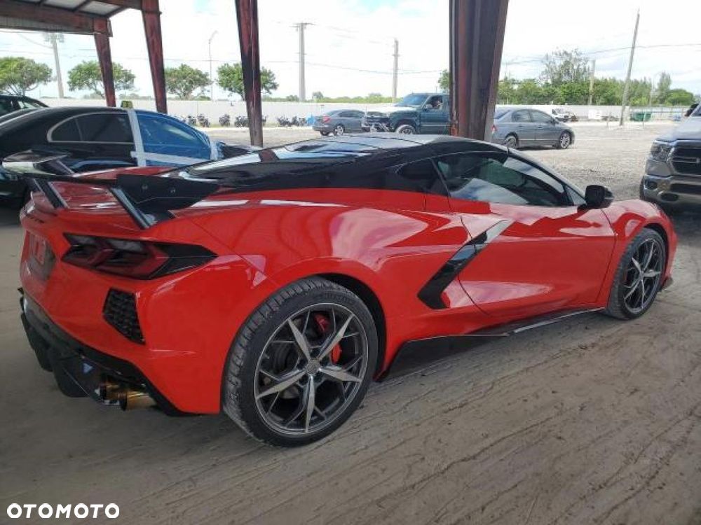 Chevrolet Corvette - 5