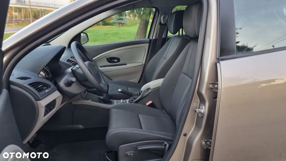 Renault Megane 1.6 16V 100 Authentique - 12