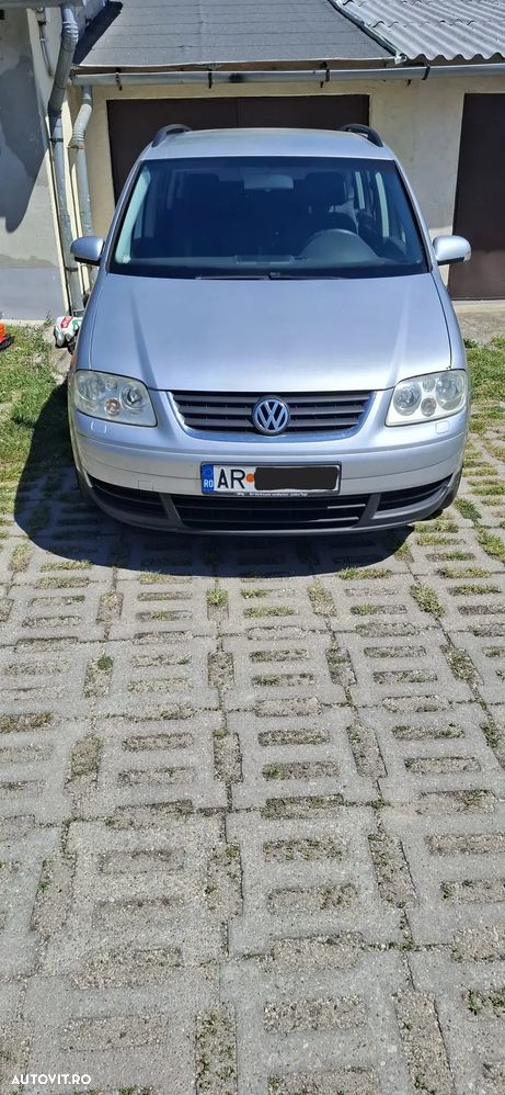 Volkswagen Touran - 3