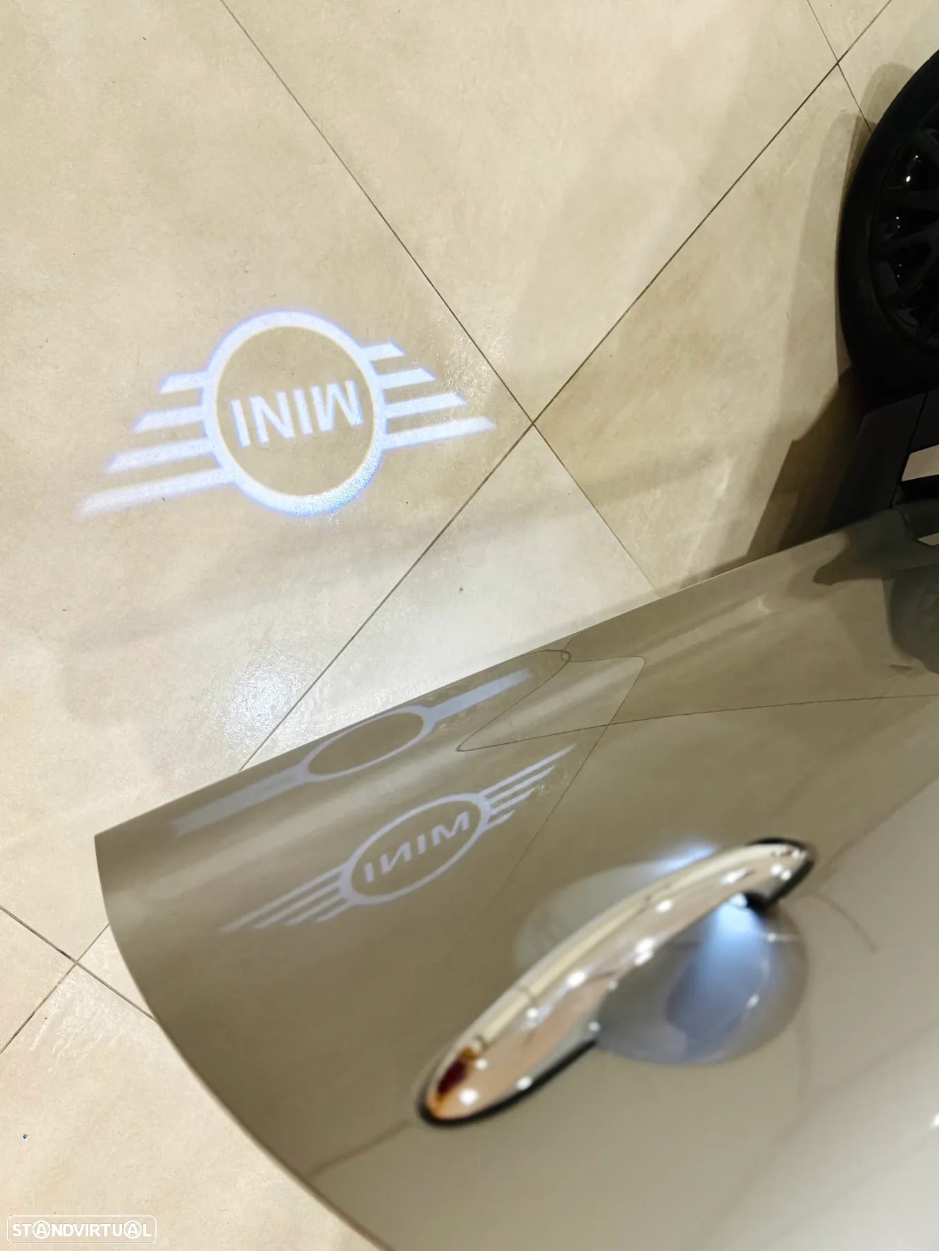 MINI 3 Portas Cooper SE Premium Extra Essential - 13