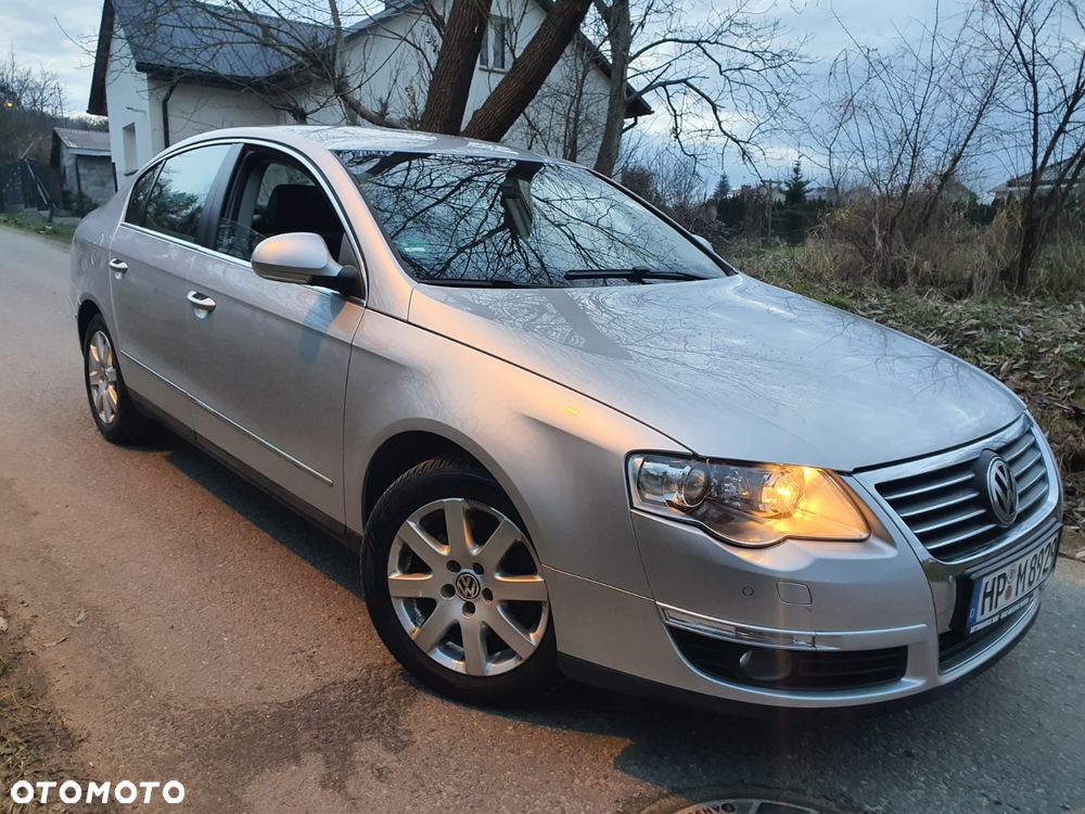 Volkswagen Passat 2.0 FSI Highline - 2