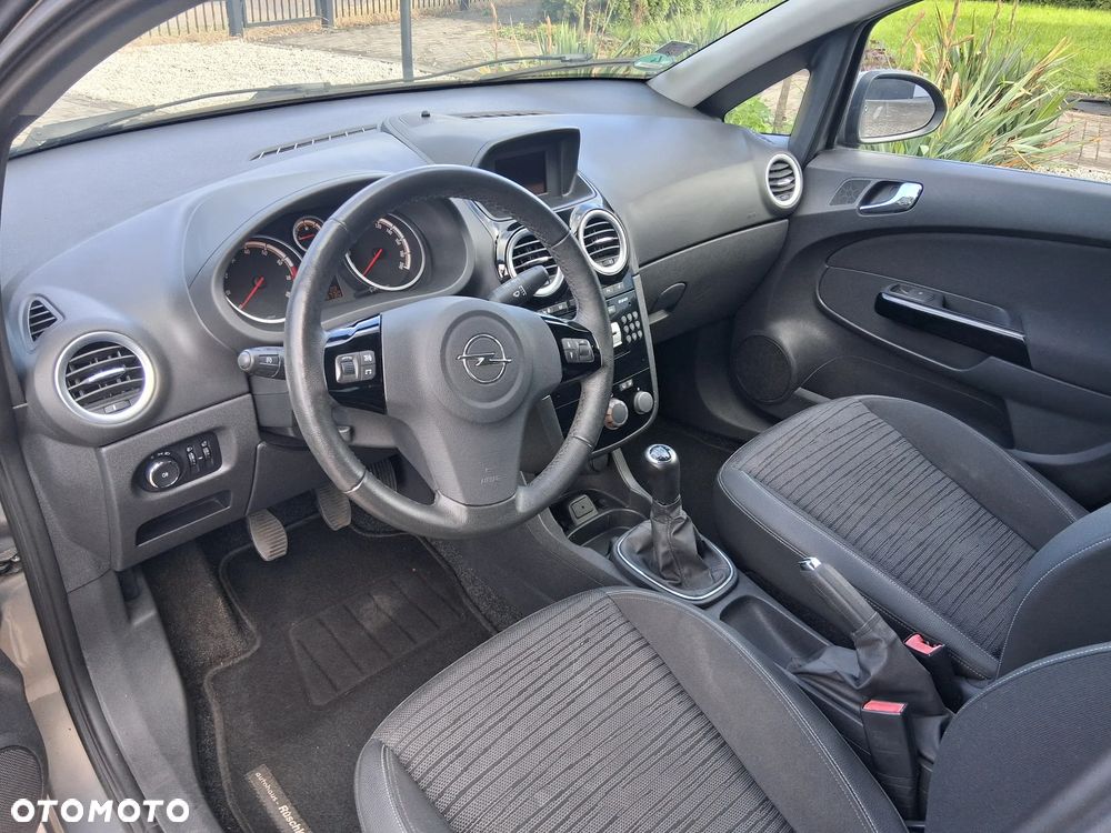 Opel Corsa 1.4 16V Energy - 12