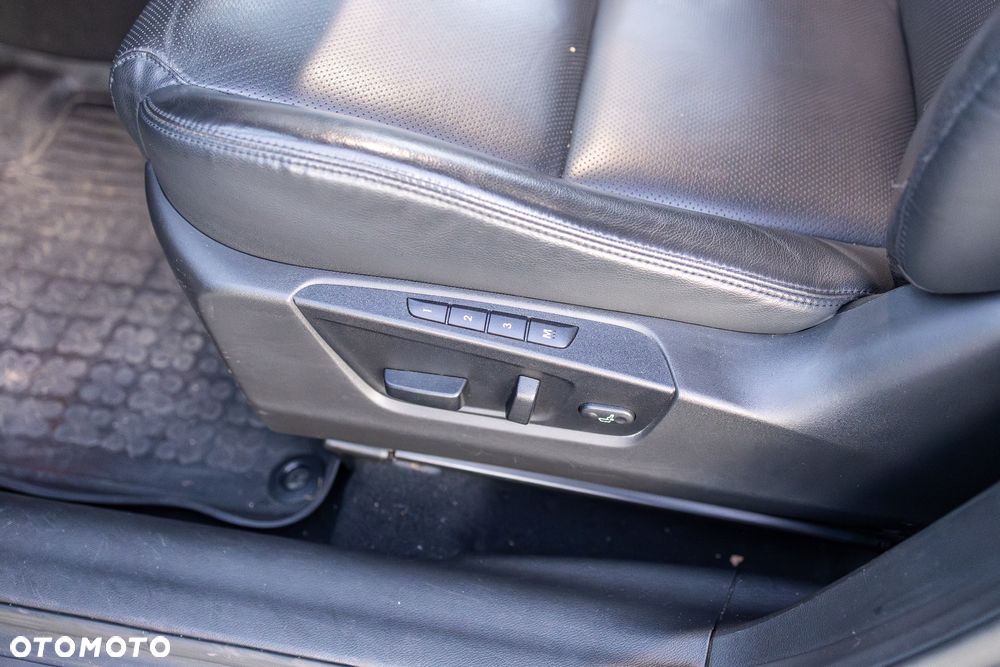 Suzuki Kizashi 2.4 Sport 4WD CVT - 8