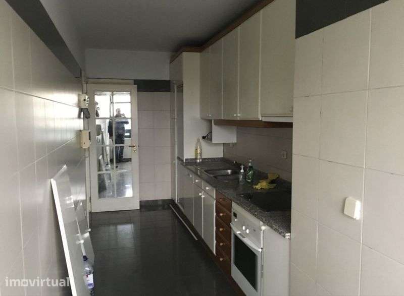 Apartamento T1 bem localuzado - Grande imagem: 4/7
