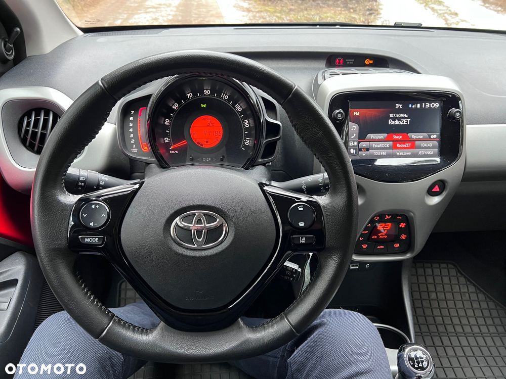 Toyota Aygo x-play - 18