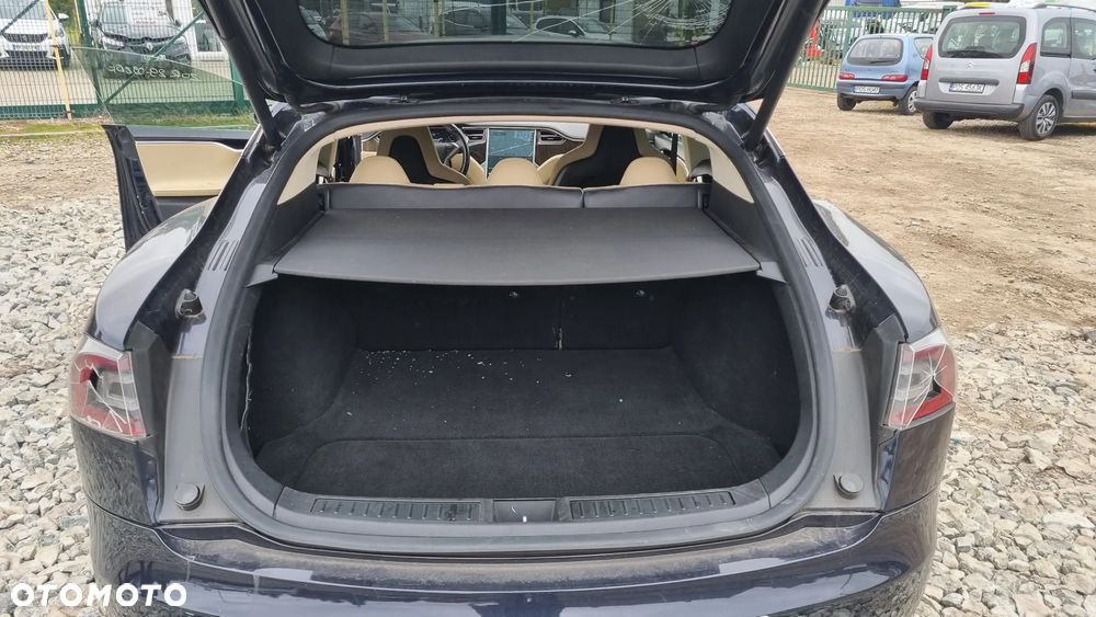 Tesla Model S 85 - 23