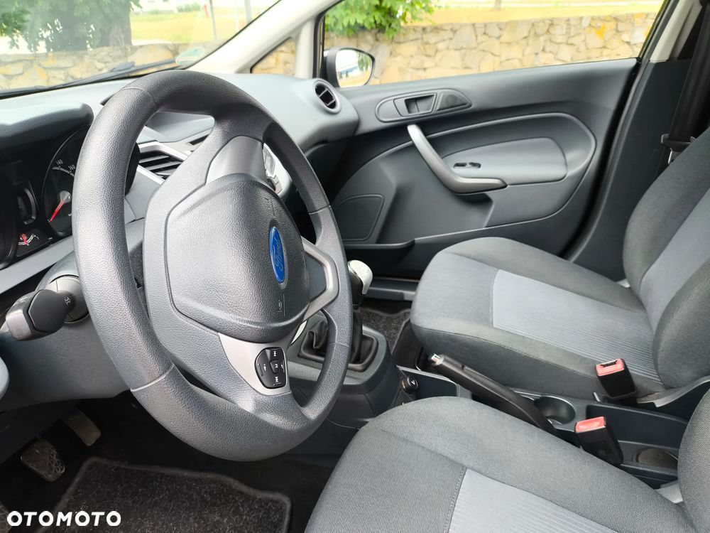 Ford Fiesta 1.25 Champions Edition - 23