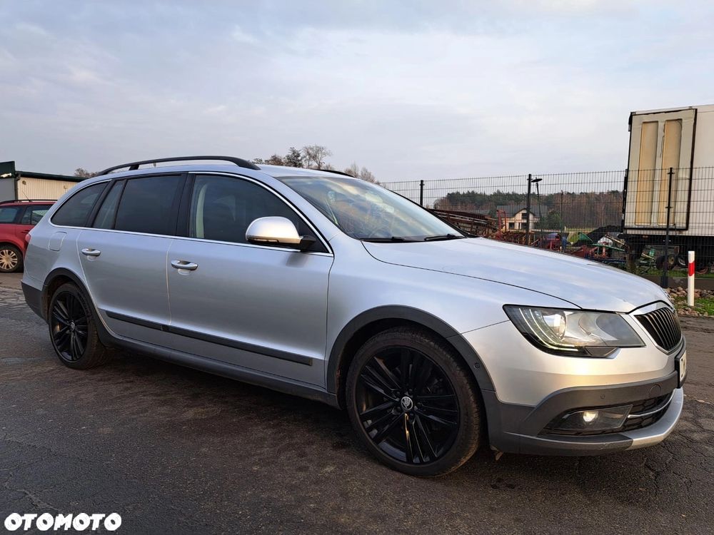Skoda Superb 2.0 TDI Platinum Outdoor - 6