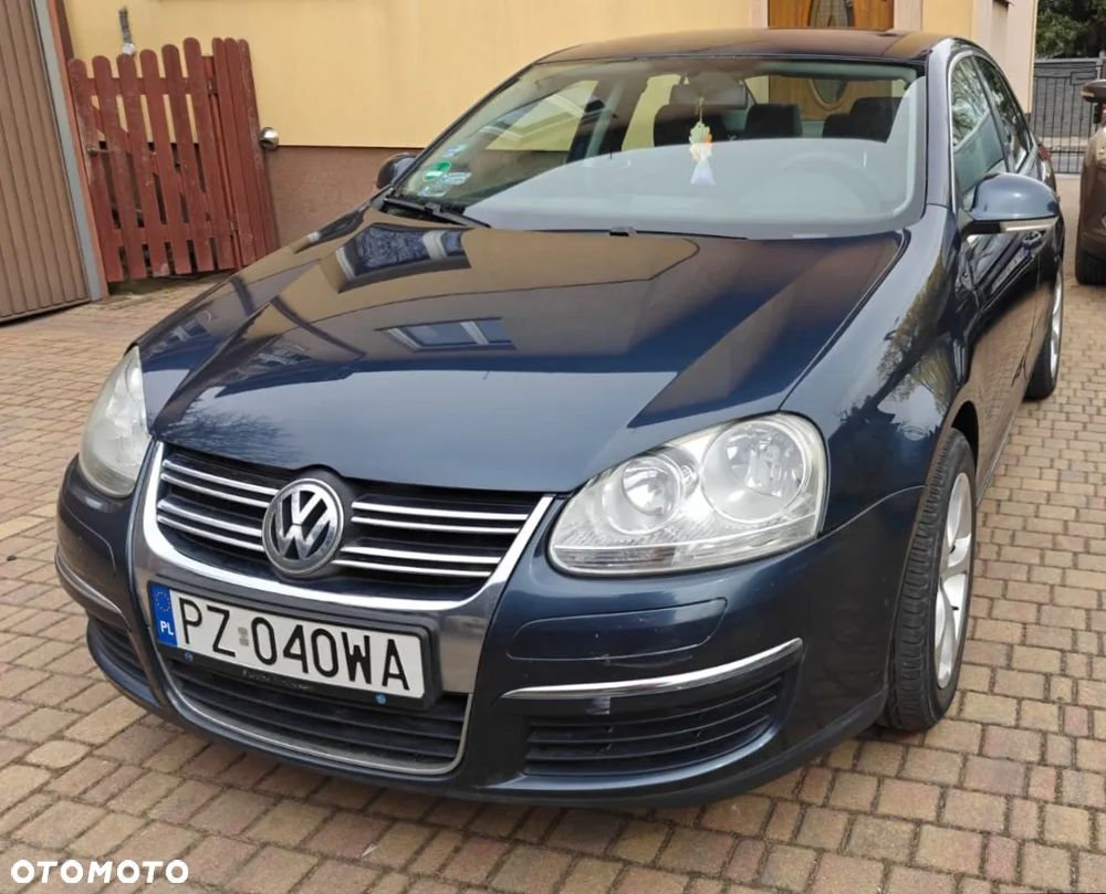 Volkswagen Jetta 1.6 FSI Comfortline - 3