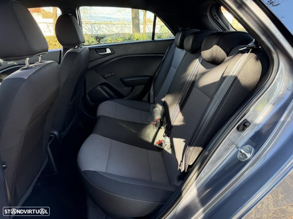 Hyundai i20 1.1 CRDi Access Plus - 20