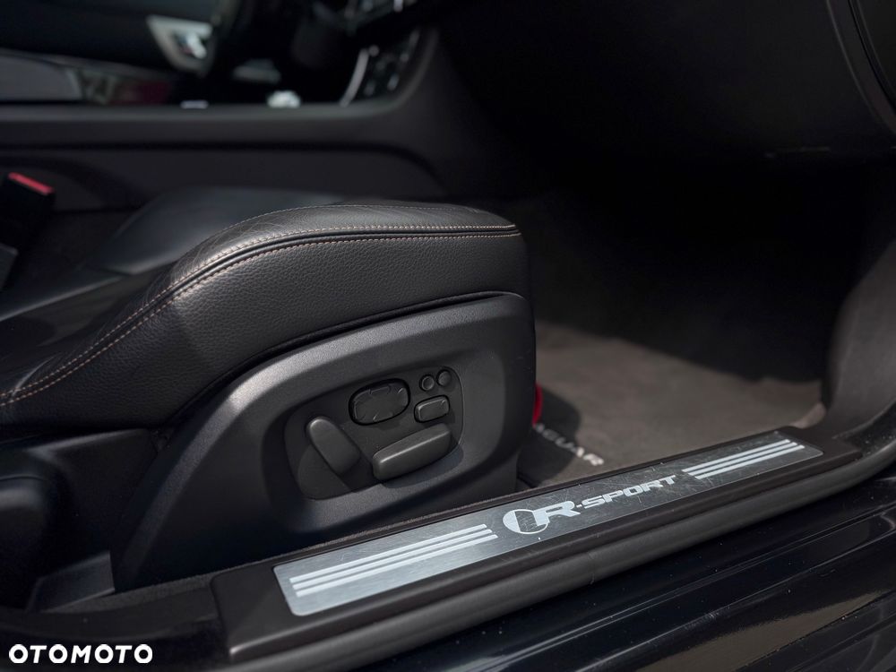Jaguar XF 2.2 D R-Sport - 24