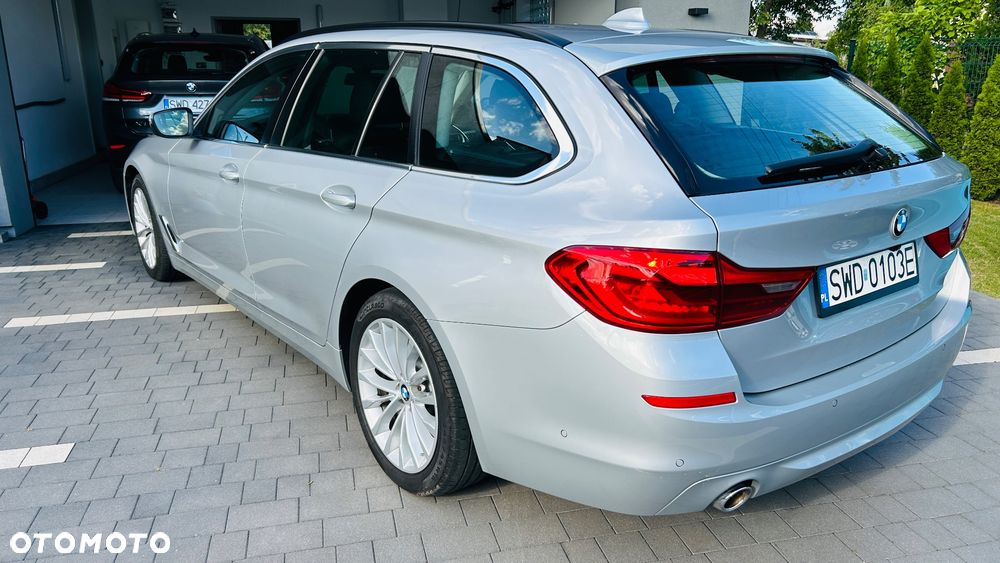 BMW Seria 5 530d xDrive Luxury Line - 3