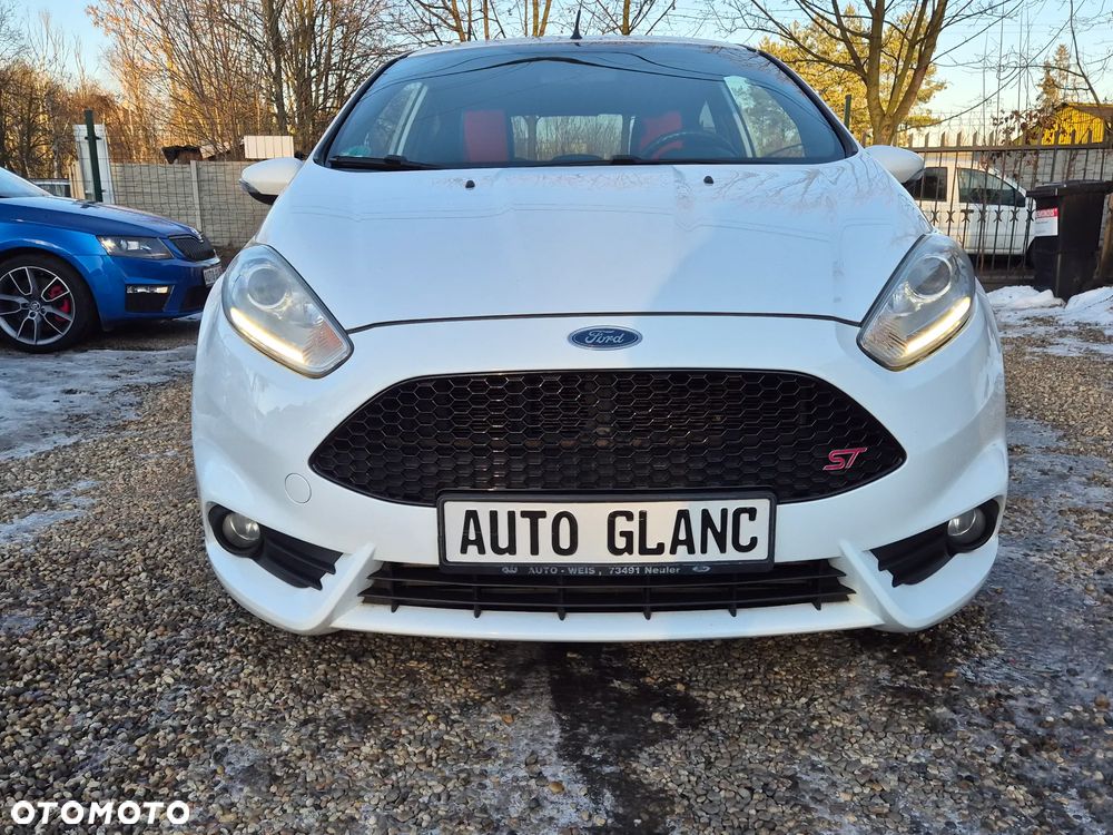 Ford Fiesta 1.6 EcoBoost mit Leder-Sport-Paket ST - 2