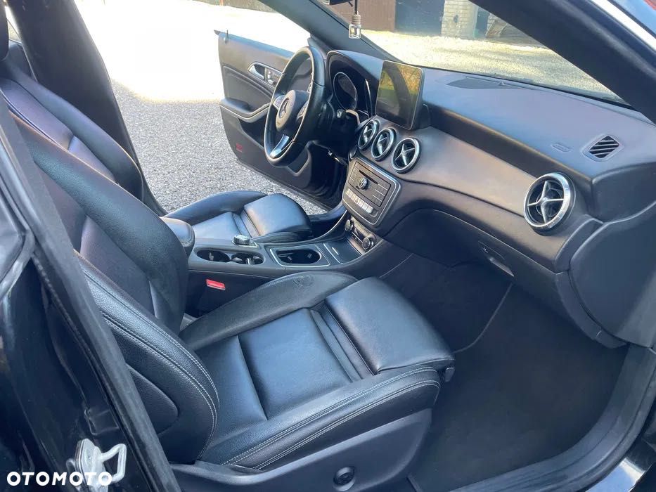 Mercedes-Benz CLA - 4